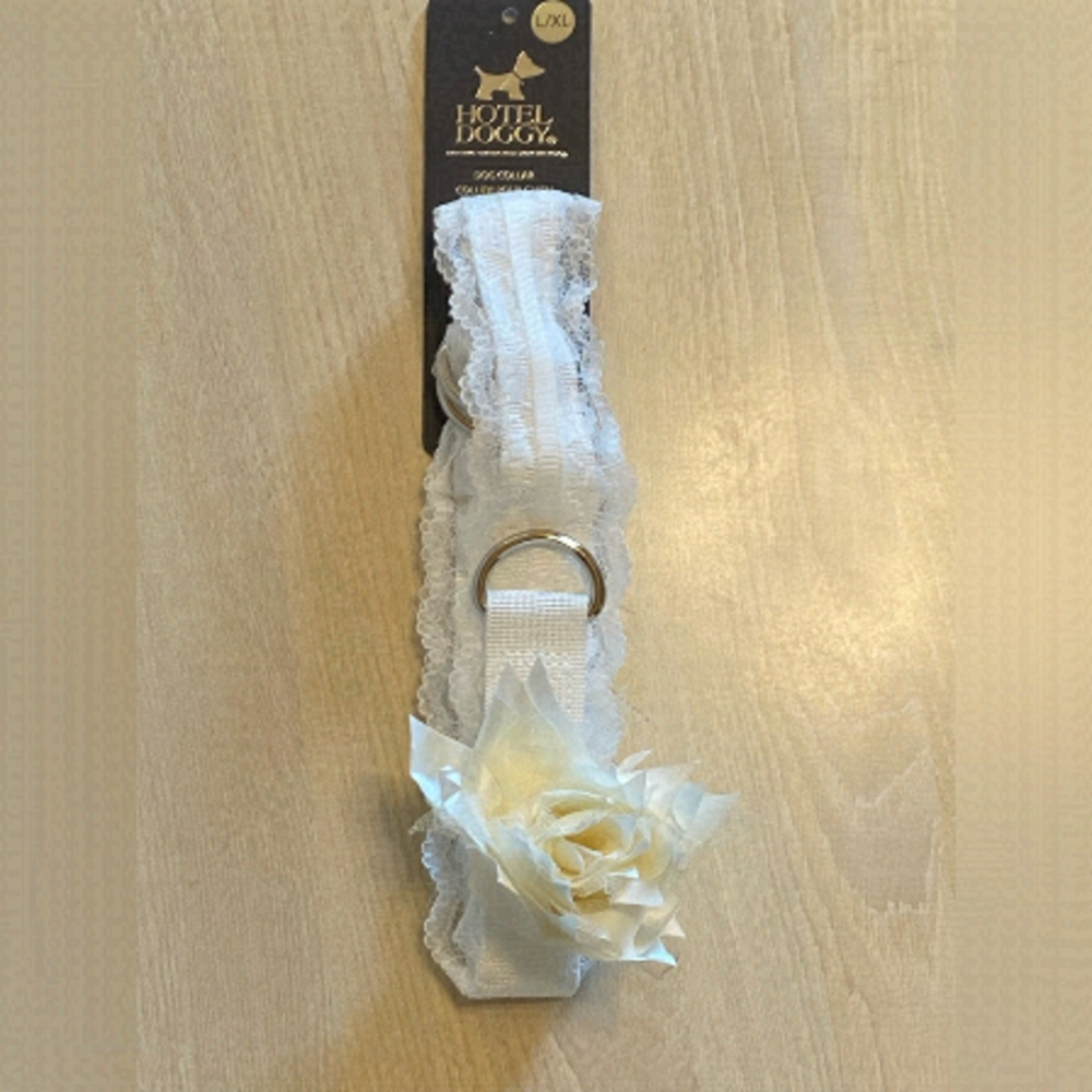 🐦‍⬛Host Pick🐦‍⬛Hotel Doggy White flower and lace collar